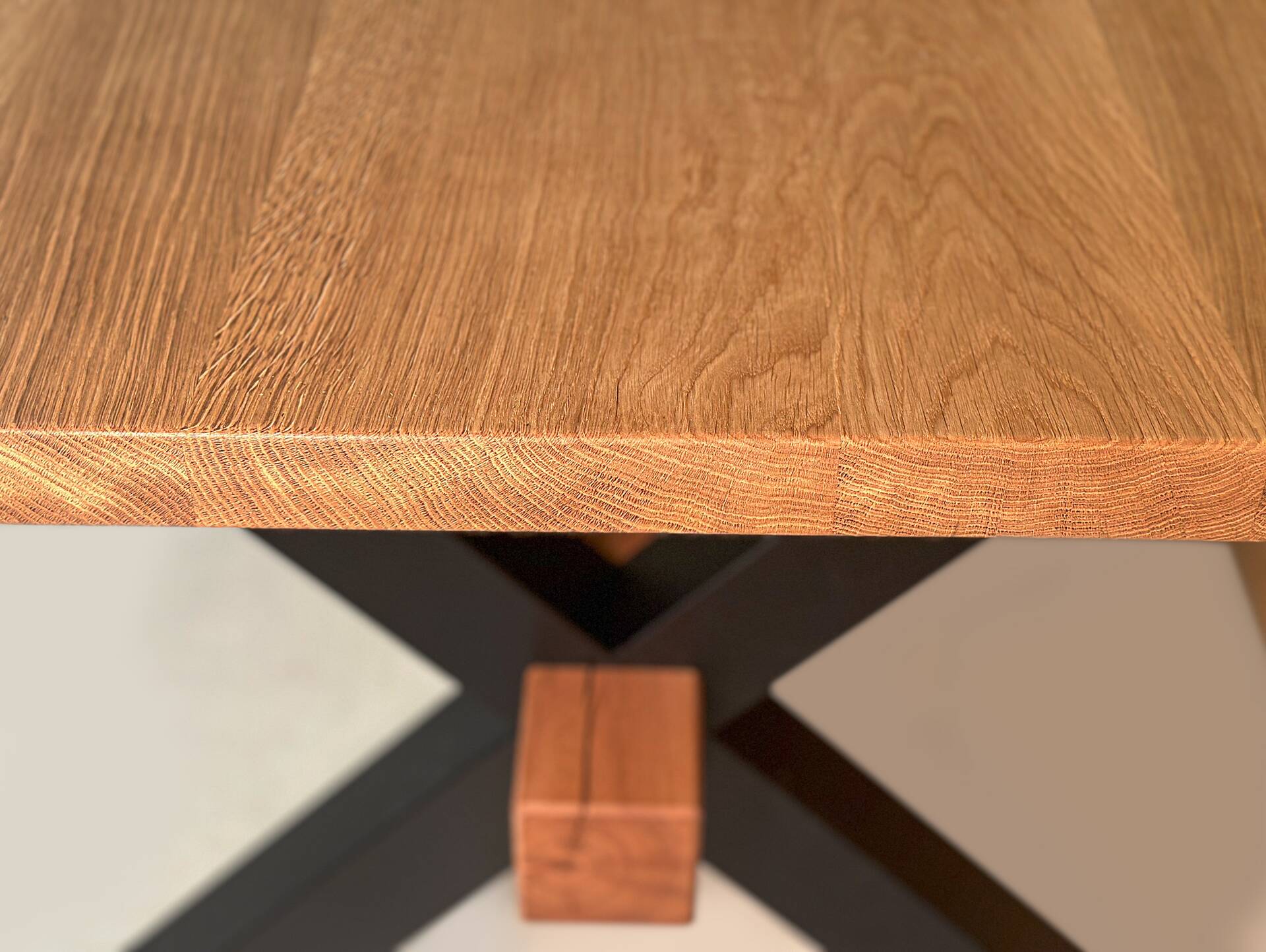 MICHIGAN Esstisch nach Maß, Material Massivholz/Stahl, X-Fuß 