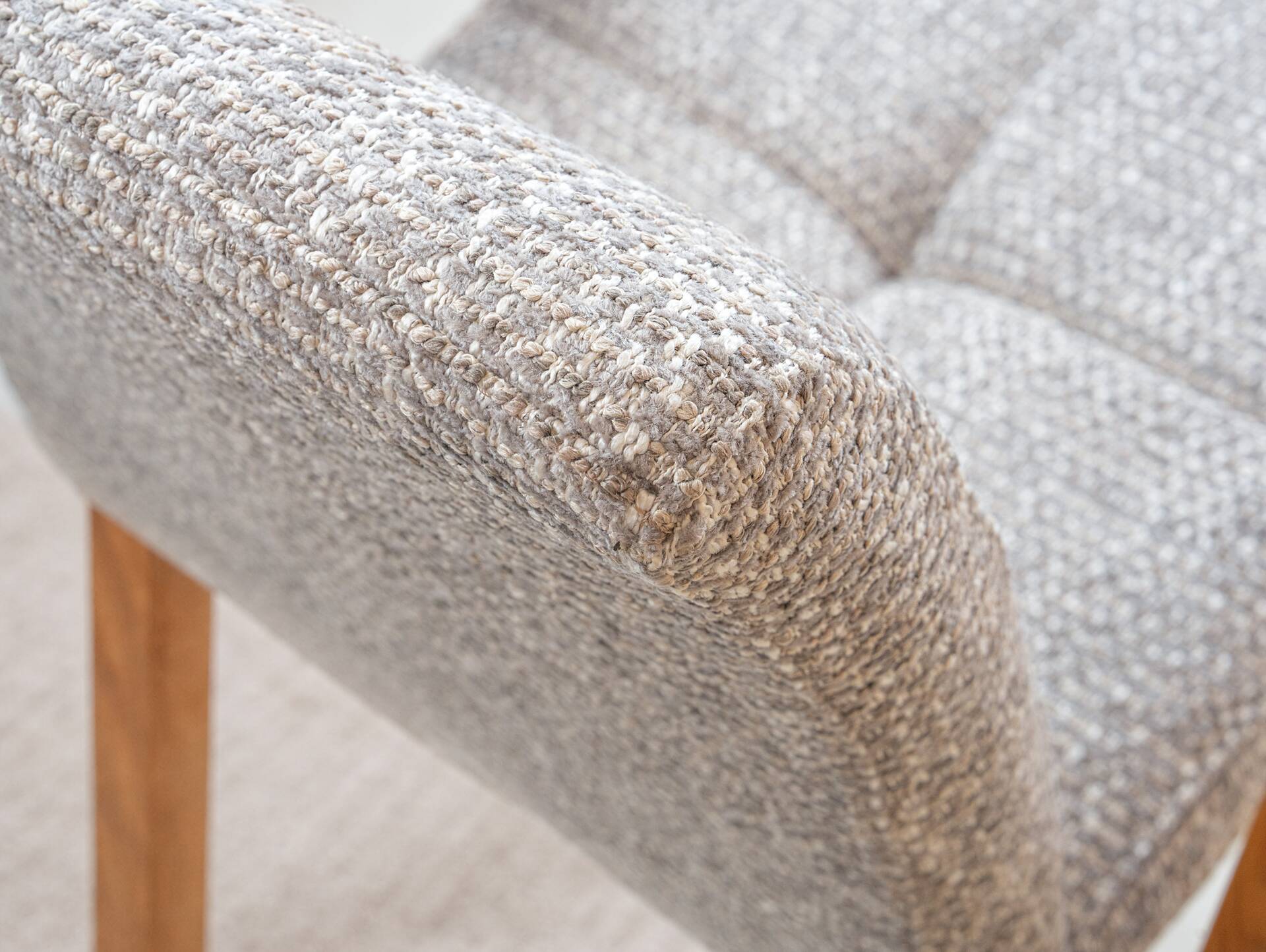 SOFIE Esstischstuhl, Material Massivholz/Stoff, Wildeiche/hellgrau Hellgrau | 1 Stück