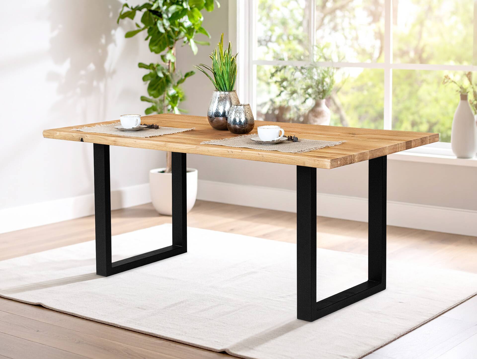 DAYTONA Esstisch II mit Baumkante, Material Massivholz Eiche / Gestell Metall schwarz pulverbeschichtet 140 x 90 cm
