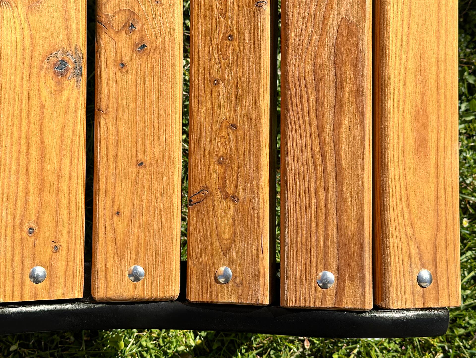 GUSTL Gartenbank, Material Massivholz Lärche, Metallgestell Schwarz 150 cm