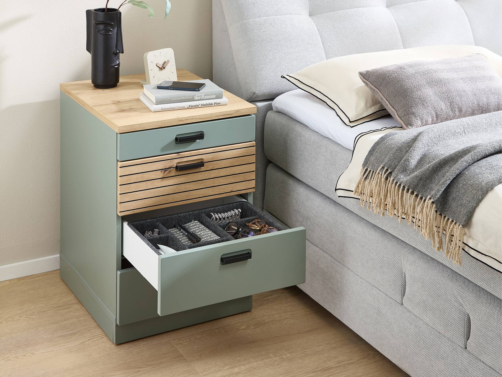 GENNY Rollcontainer, Material Dekorspanplatte Schilfgrün / Artisan Eichefarbig