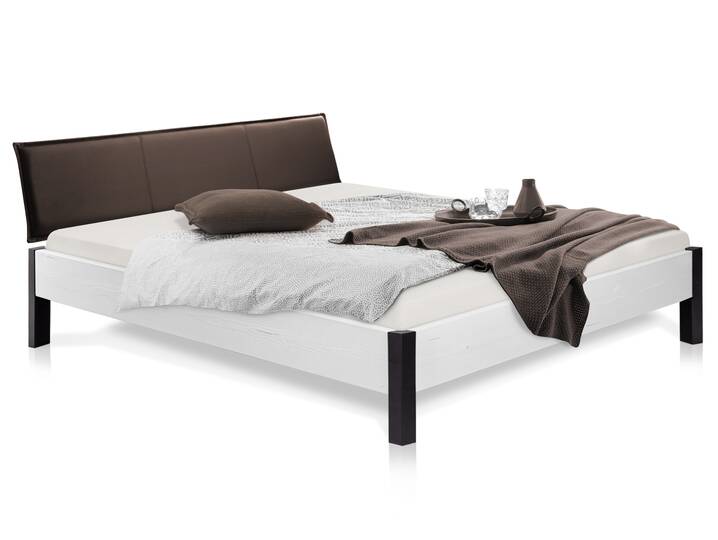 LUKY Bett mit Metallfuß, Material Massivholz, Fichte weiss, mit Polsterkopfteil 120 x 200 cm | Kunstleder Braun