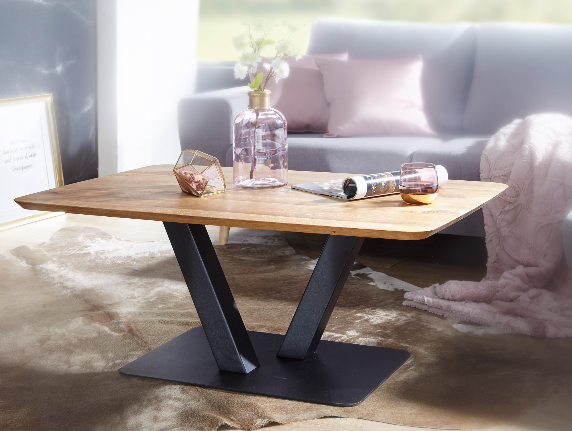 OKTAVIO Couchtisch, bootsform, Material Massivholz ...