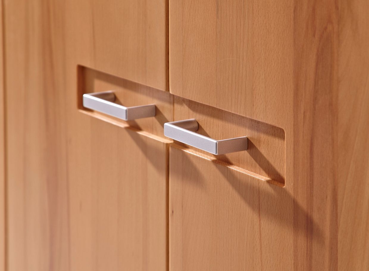 Nestor Plus Garderoben Schrank Kernbuche Lackiert